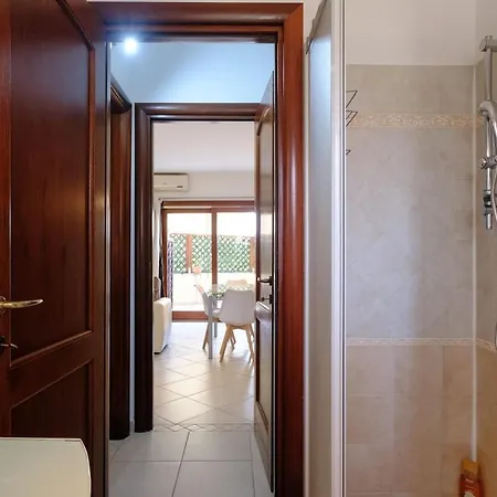 Luminoso Bilocale Con Veranda A Apartamento Olbia