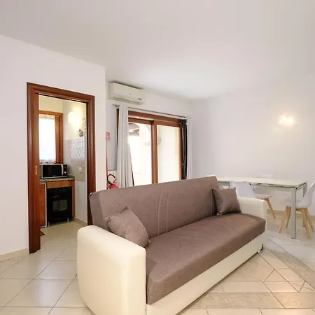 Luminoso Bilocale Con Veranda A Apartamento *