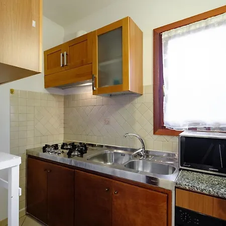 Luminoso Bilocale Con Veranda A Olbia